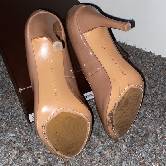 Elie Tahari Patent Leather Pumps - Picture 5 of 6